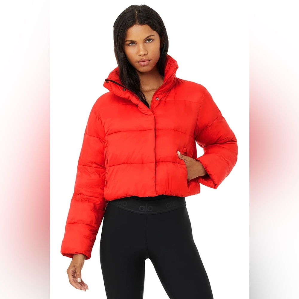 ALO Yoga Red Gold Rush Puffer in Cherry/Red Size L